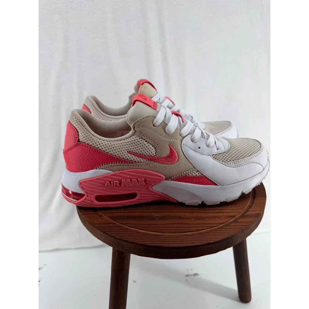 Nike Air Max Excee Womens 9.5 White Sanddrift Coral Chalk CD5432-126 Sneakers